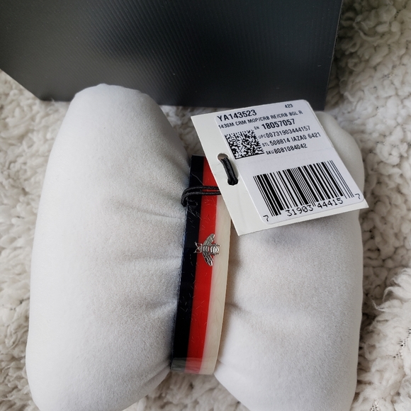 Gucci Mother of Pearl Plexiglass 24mm Quartz Watch Red White Blue - Picture 3 of 7